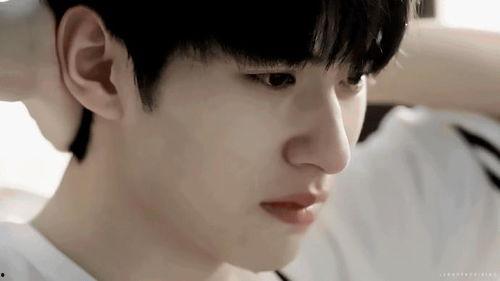 成人的委屈视频,成人委屈瞬间引发共鸣  第1张