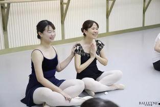 成人压腿音乐芭蕾视频  第1张